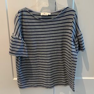 Vineyard Vines top with ruffle sleeves, size medium.